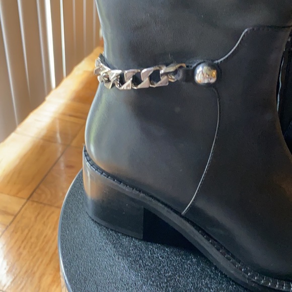 Boots - Picture 2 of 11